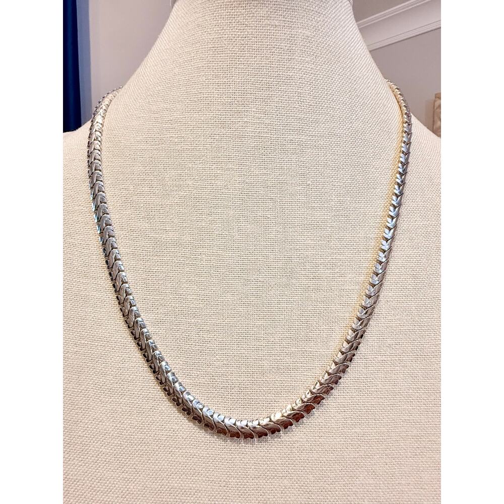Vintage Silver Tone Flexible Fishbone Chain Necklace 24”